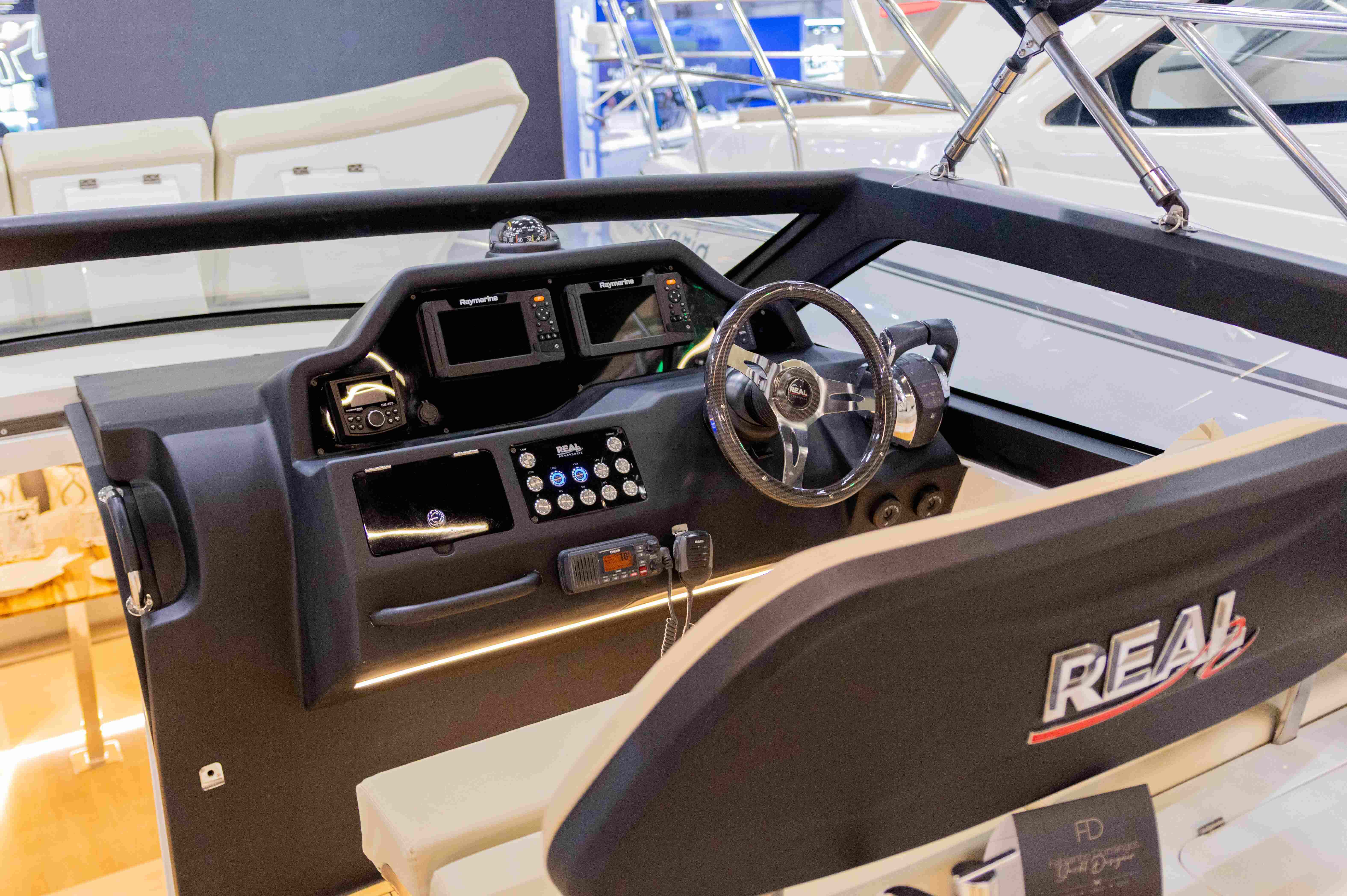 Conheça a Real 37 Cabriolet, o novo destaque do estaleiro carioca